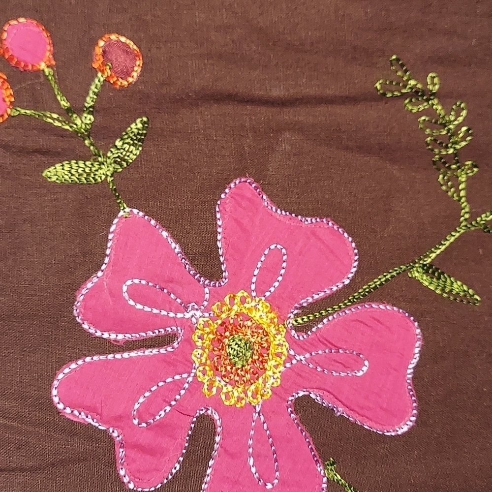 Bandelino flower embroidered dress with ruffles. - Picture 3 of 7